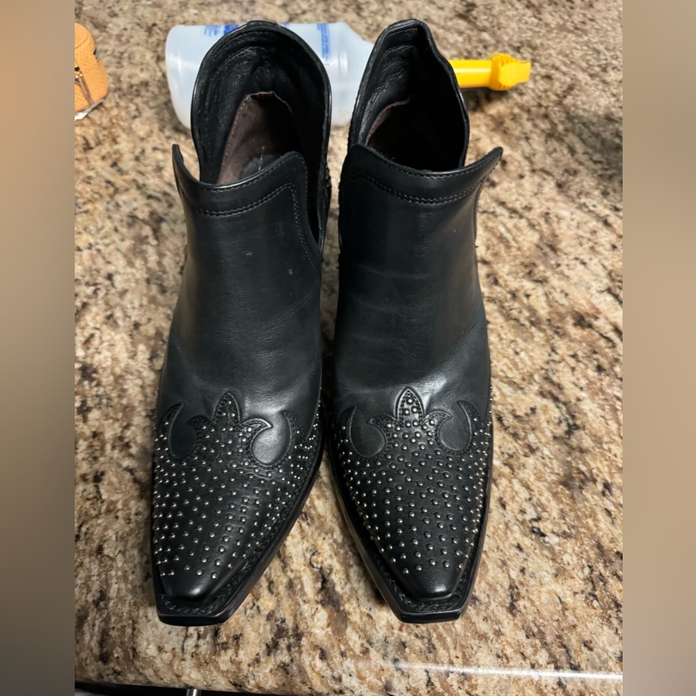 9B Airat booties black with silver studs.